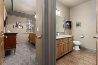 Lazy Bear Lodge Rustic Luxe Villa with spa & gameroom - 6