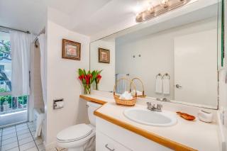 Marbella Lane - Breezy Studio at Diamond Head Beach Hotel - 4