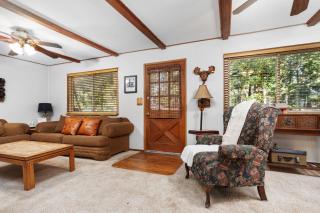 Smoke Tree-Newly Updated Family Retreat - 3