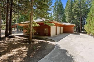 Single level Family cabin-Fenced in yard for pets & kids - 3