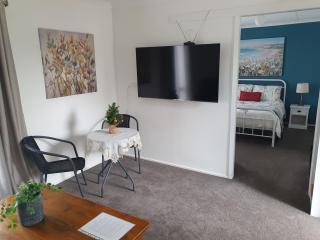 Cozy Home Style Accommodation - 7