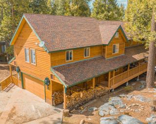 Bear Bottoms Family Cabin-Huge GAME ROOM - 0