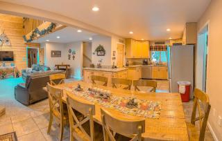 Bear Bottoms Family Cabin-Huge GAME ROOM - 7