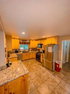 Bear Bottoms Family Cabin-Huge GAME ROOM - 1