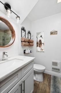 Kamp Kokanee-Updated Condo Near Spa Sauna - 4