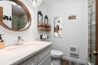 Kamp Kokanee-Updated Condo Near Spa Sauna - 3