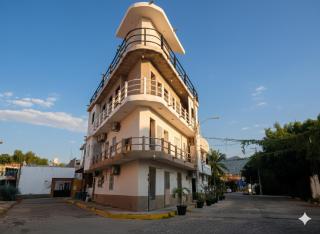 Polly's Home Aralias Boutique GuestHouse & PrivateSuites - 9