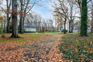 Charming villa in the heart of a historic estate - 7