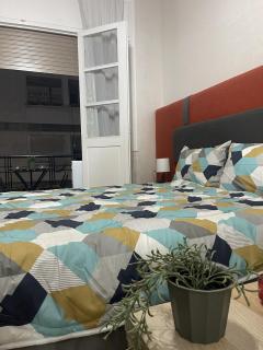Hassan Centre Studio-No Elevator-Wi-Fi &-Smart TV -CAN 2025 - 0
