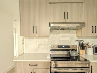 The Sunset Haven- Cozy 2BR Basement Suite near White rock - 3