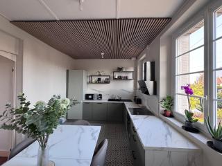 Hildegarde's Friend - 0