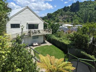 A Holiday Gem in Central Nelson - 0