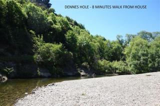 A Holiday Gem in Central Nelson - Nelson - 9