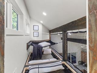 Above The Trees-Hot Tub-On MTB Trail-Unique&Luxury - 8