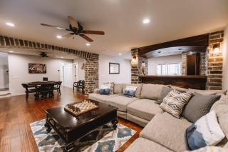 Tristan Trail House-ON MTB Trail-Hot Tub-Gameroom - 0