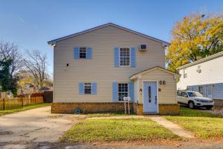 Less Than 1 Mi to Beach! Quaint Norfolk Duplex with Yard - 0