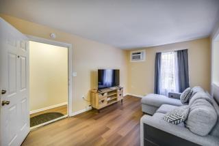 Less Than 1 Mi to Beach! Quaint Norfolk Duplex with Yard - 7