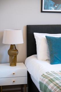 Shenley House with Private Parking Central MK - 6