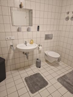 Moderne 40 m2 Ferienwohnung mit Balkon in Top Lage frisch renoviert - Nuremberg - 9