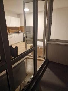 Moderne 40 m2 Ferienwohnung mit Balkon in Top Lage frisch renoviert - Nuremberg - 6