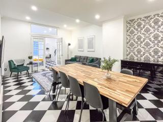 Luxury 3BR - Free Parking - Washer & Dryer - 2