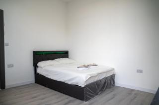 Cosy studio flat in Edgware HA8 - Edgware - 8
