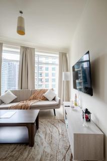 2BR Luxury Apartment in Downtown Opposite Mall and Fountain Entrance - 5