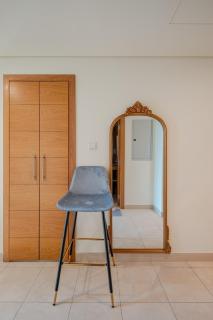 2BR Luxury Apartment in Downtown Opposite Mall and Fountain Entrance - 4