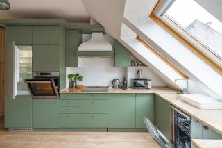 Sunny and Central 3-Bedroom Penthouse with Garage - Budapest - 1