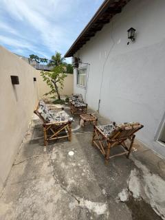 Casa aconchegante e espaçosa à 6 min da Praia - Ar condicionado - WIFI - Cozinha Completa - Garagem - 2
