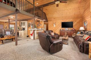 Wyldwood-Family Friendly-LOFT & BAR - 4