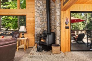 Wyldwood-Family Friendly-LOFT & BAR - 2