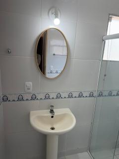 Casa aconchegante e espaçosa à 6 min da Praia - Ar condicionado - WIFI - Cozinha Completa - Garagem - 1