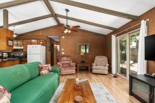 Happy Bear- Family & Pet Friendly - 9