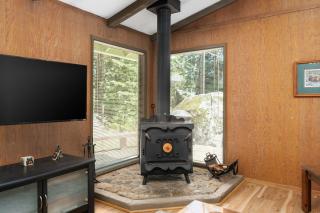 Happy Bear- Family & Pet Friendly - 3