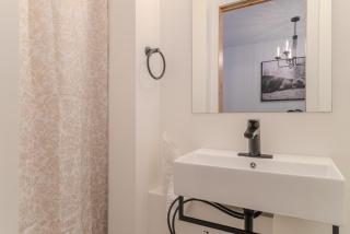 5 Mins to Banff - Cozy Townhome 2BR&2BATH - Banff Pass Included - 9