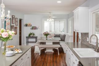 Luxury Lakefront Estate - 1