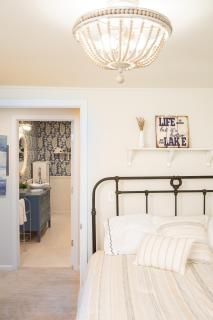 Luxury Lakefront Estate - 5