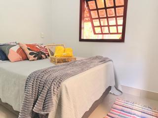 Chalé Pequi, Romântico e espaçoso, com ar cond conforto e aconchego - 4