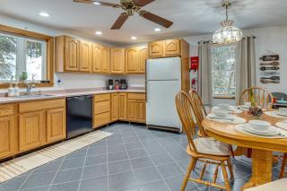 Family Retreat Near Winter Trails in Wakefield! - 2