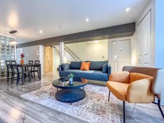 Elegant 1BR Suite - Washer & Dryer - Prime Location - 0