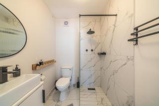 The 405 Shoreham Escape - 5