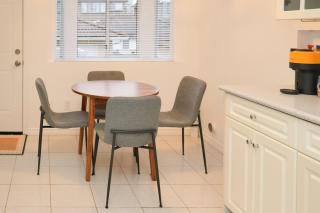 Home Base Van West 5 Bedrooms - 9