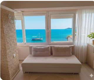 Kusadasi Beachfront Flat - 7