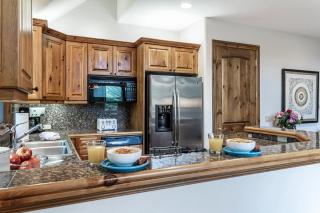 E1 Village Townhouse - Edwards - 9