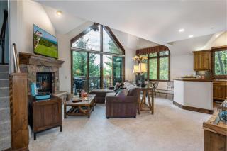 E1 Village Townhouse - 4