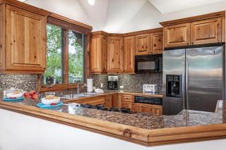 E1 Village Townhouse - Edwards - 3