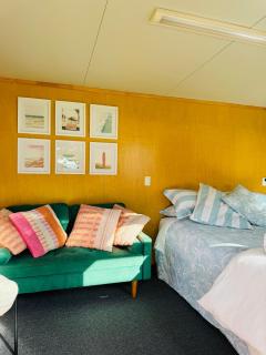 Black Sails Kuaotunu - across the road from beach! - 8