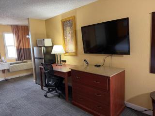 Nendels Inn & Suites Dodge City Airport - 9
