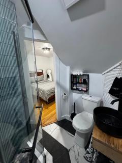 Staten Luxe, Modern Stay Close to NJ, NYC and Brooklyn! - 1